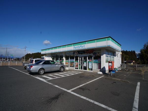 コンビニ　ファミリーマート大田原北金丸店（コンビニ）まで388m