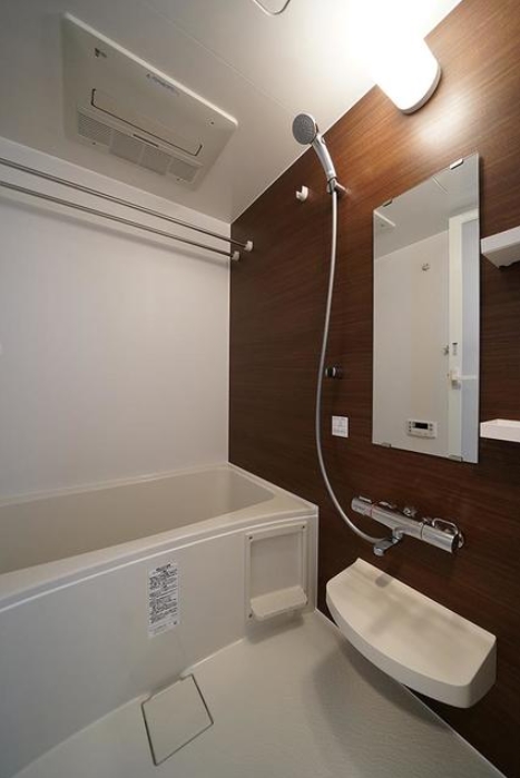 バス・シャワールーム　写真は同タイプ住居です。