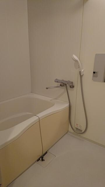 バス・シャワールーム　お風呂です