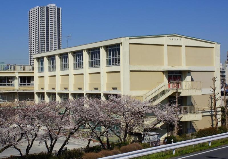 小学校　金町小学校（小学校）まで400m