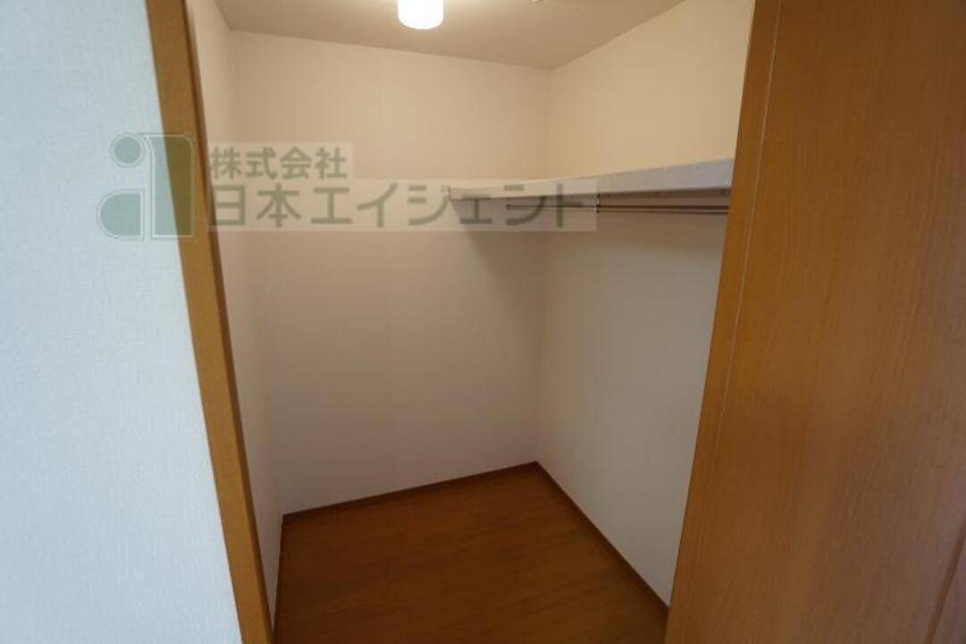収納　ウォークインクローゼット