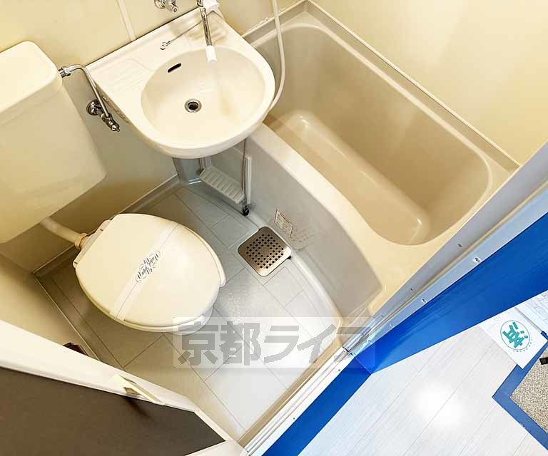 バス・シャワールーム　ユニットバスでスッキリしています！
