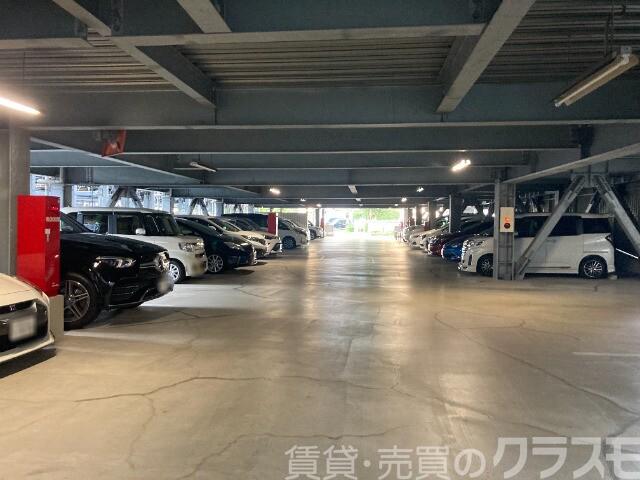 駐車場　敷地内駐車場