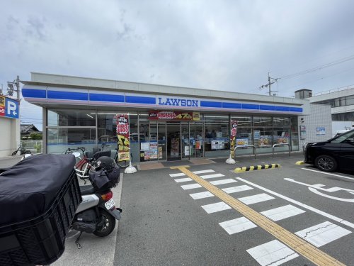 コンビニ　ローソン 八尾木の本一丁目店（コンビニ）まで1059m