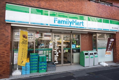 コンビニ　ファミリーマート 勝どき駅前店（コンビニ）まで417m