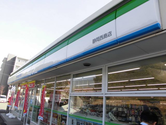 コンビニ　ファミリーマート（コンビニ）まで510m