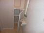トイレ　トイレ収納。出しておきたくない清掃用具の収納にぴったりです。