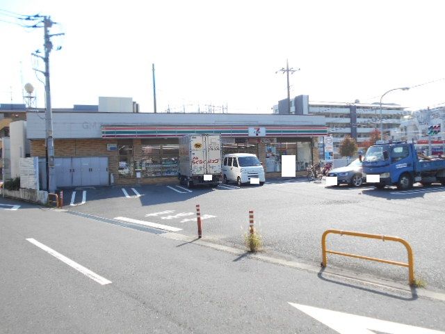 コンビニ　セブン‐イレブン 横浜美しが丘５丁目店（コンビニ）まで61m