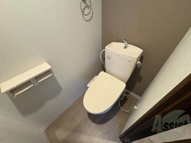 トイレ　こちらはトイレです。清潔感があり、安心して使用できます。