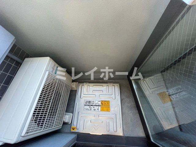 バルコニー　同建物内別のお部屋の参考写真になります。