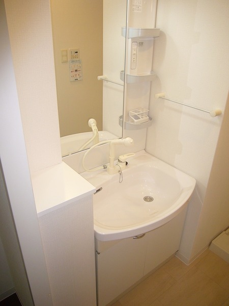 洗面設備　写真は別部屋です。