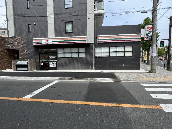 コンビニ　セブンイレブン 横浜港南中央駅前店（コンビニ）まで1226m