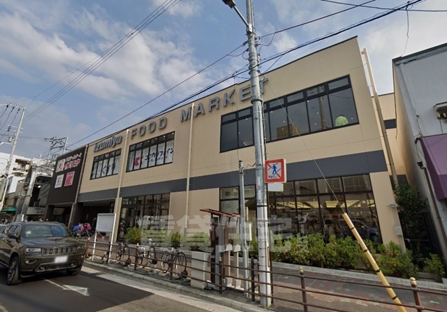 スーパー　イズミヤ　花園店（スーパー）まで1014m