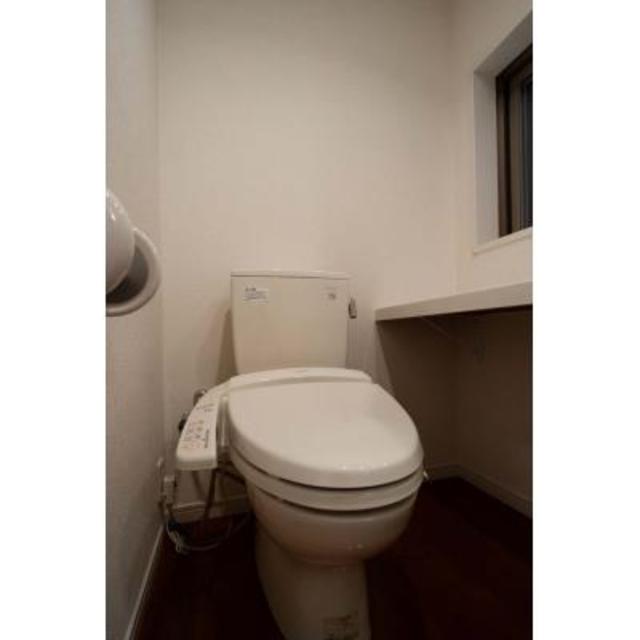 トイレ　※写真は同タイプ住戸です。
