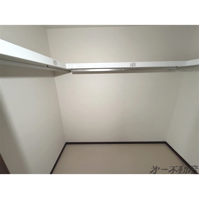 収納　ウォークインクローゼット