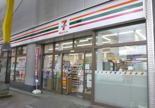 コンビニ　セブンイレブン 川口駅東口店（コンビニ）まで1061m