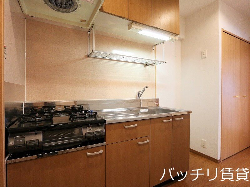 キッチン　別号室タイプの為、現状を優先致します。
