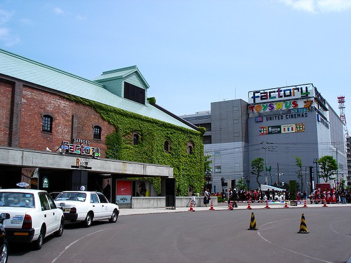 ショッピングセンター　サッポロファクトリー（ショッピングセンター）まで350m