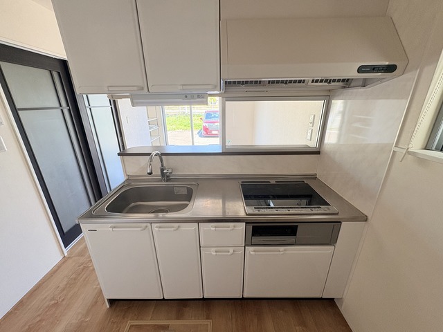 キッチン　※別部屋参考写真・現況優先※
