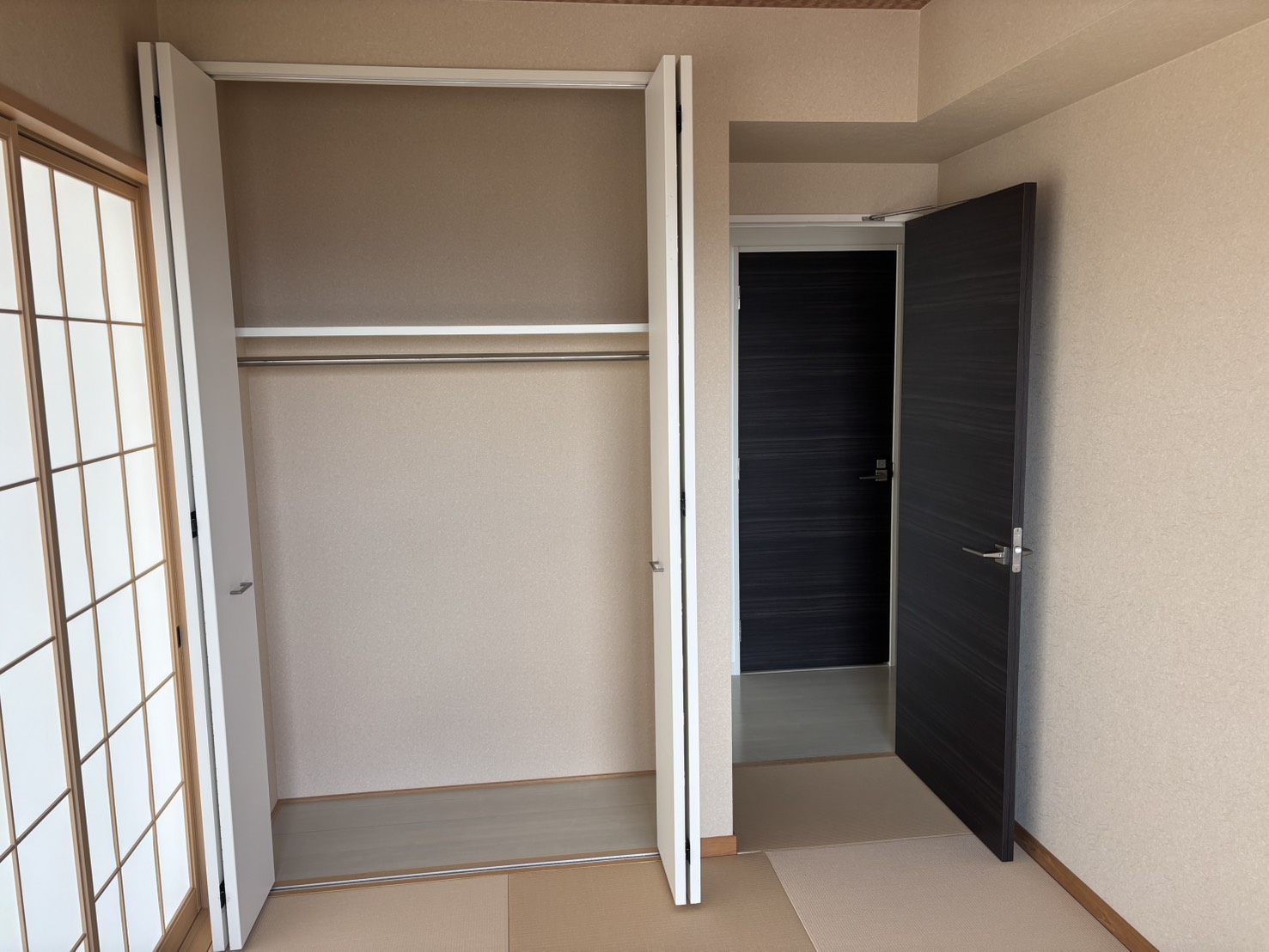 収納　続き和室にも収納有り。