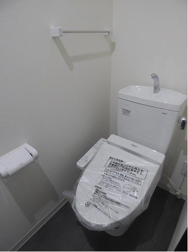 トイレ　ウォシュレット付の洋式トイレです♪