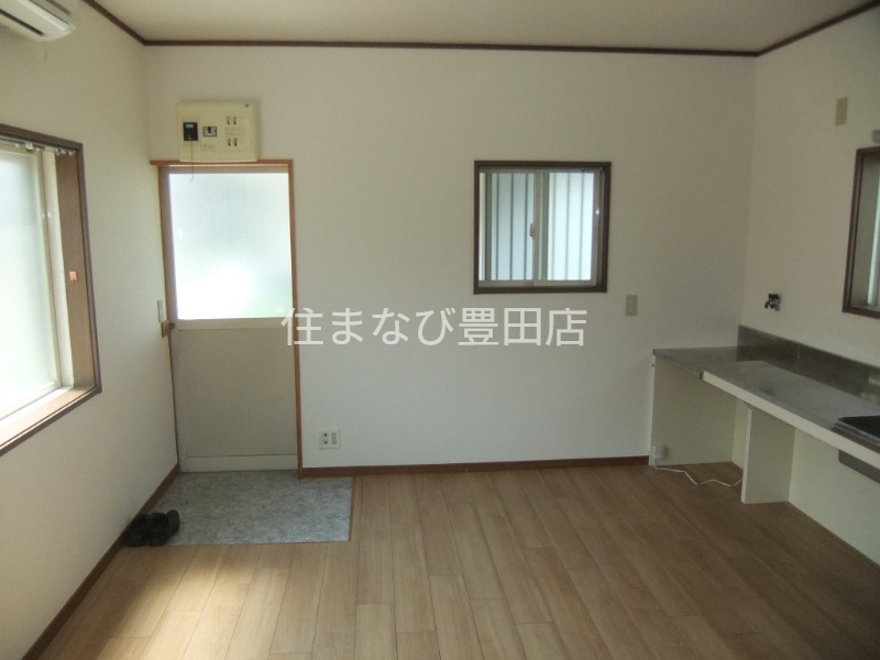 居室・リビング　同型別部屋写真