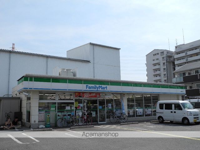 コンビニ　ファミリーマート（コンビニ）まで2911m
