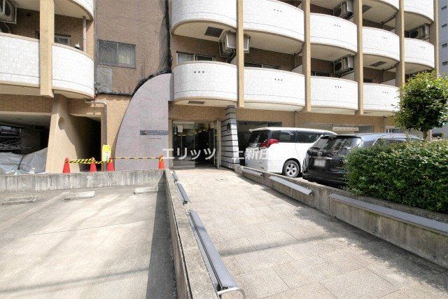 エントランス　通路