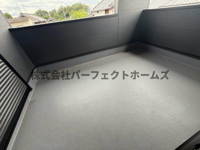 バルコニー　陽当たり良好なバルコニーです
