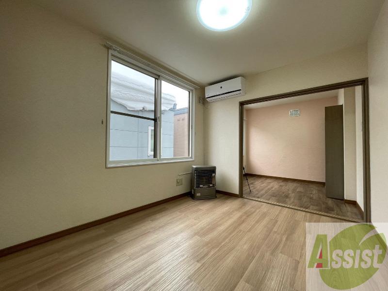 居室・リビング　広くてキレイなお部屋が広がっていて、充実した生活が送れそう。