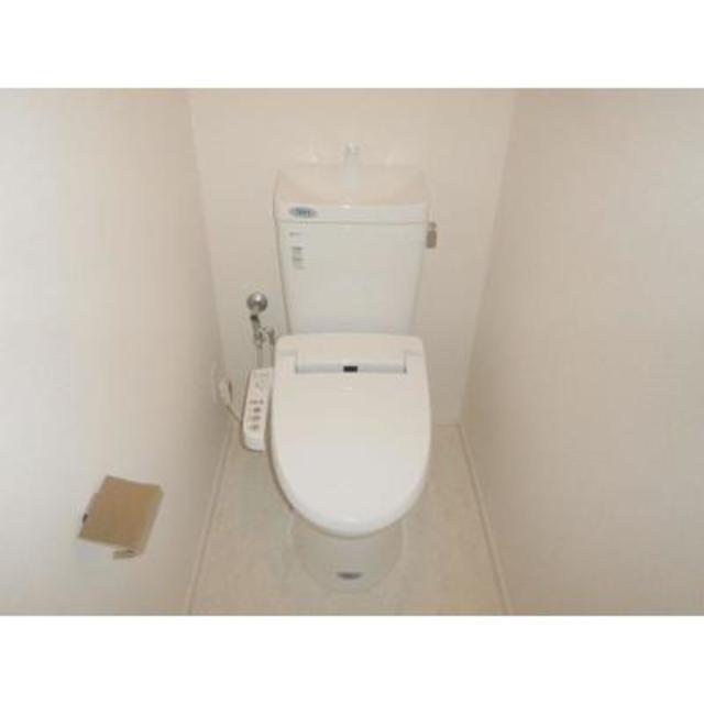 トイレ　※写真は同タイプ住戸です。