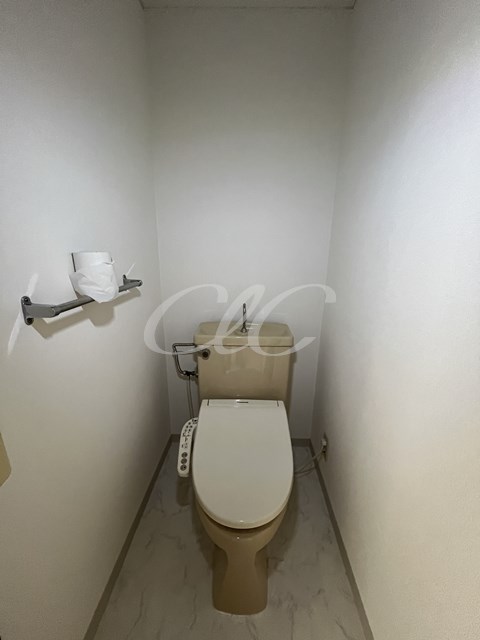トイレ　別号室写真