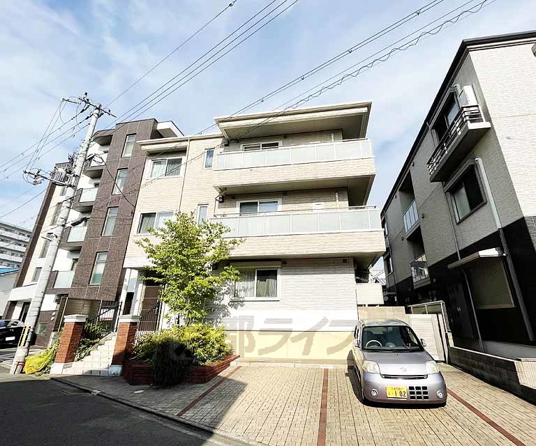 建物外観　高級感ある造りです。