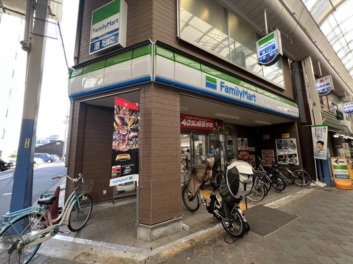 コンビニ　ファミリーマート（コンビニ）まで170m