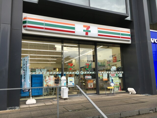 コンビニ　セブンイレブン 豊洲5丁目店（コンビニ）まで100m