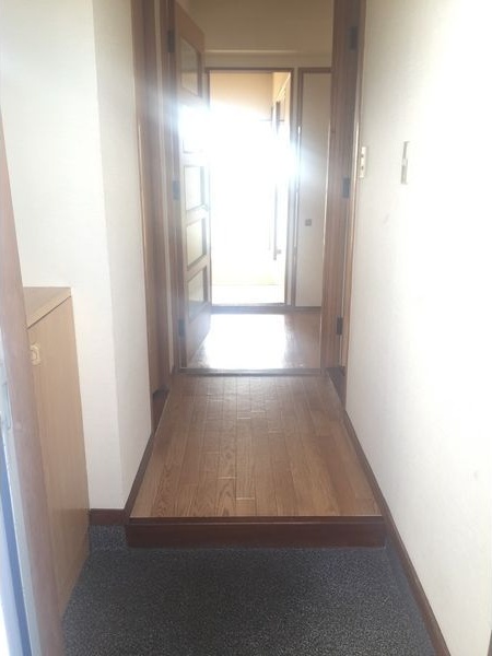 玄関　名古屋で一番初期費用の安い賃貸専門の不動産会社です(^^)