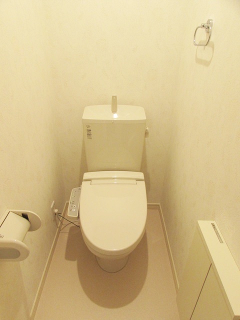 トイレ　落ち着いた色調のトイレです♪