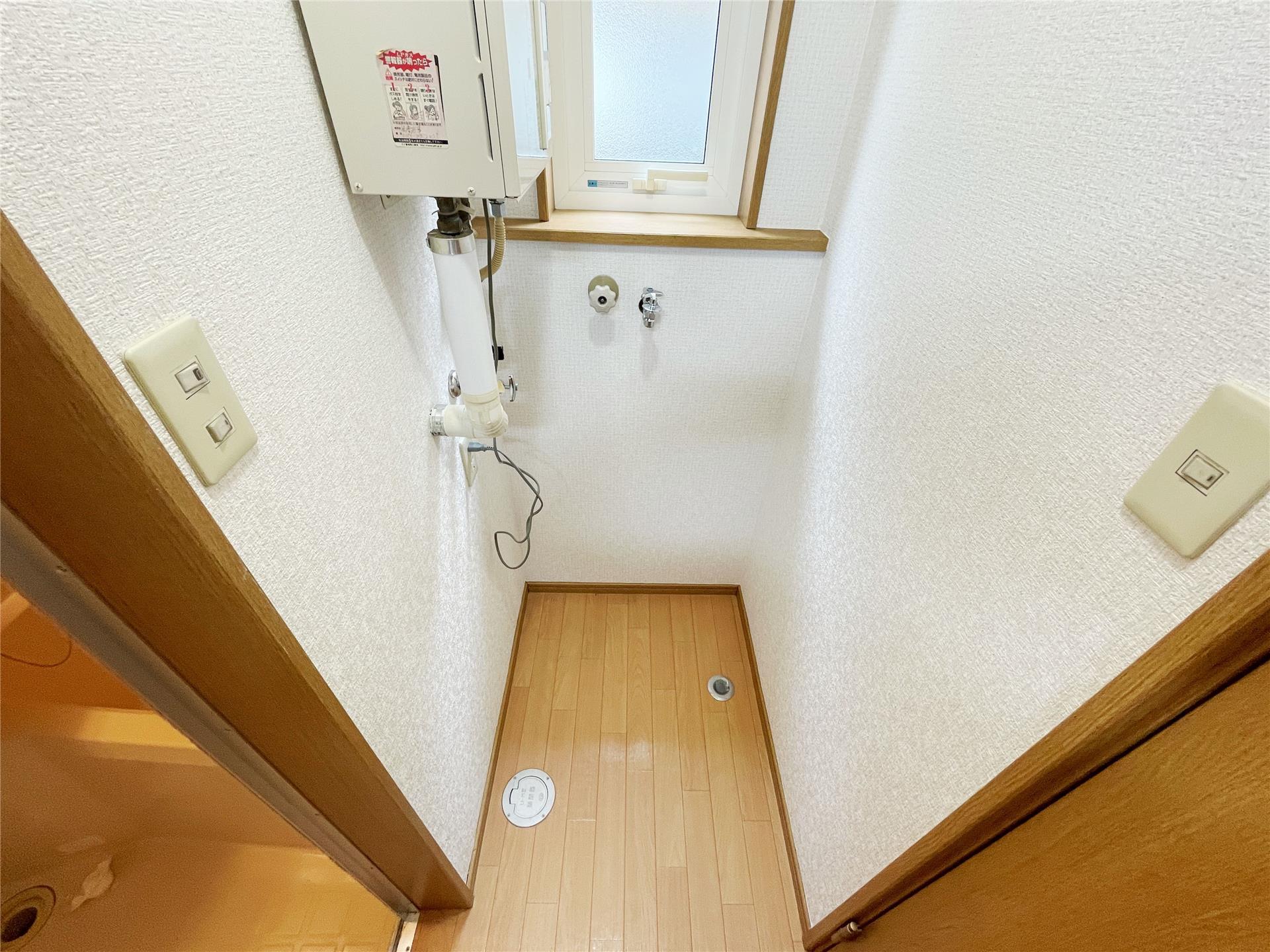 洗面設備　洗濯機置き場