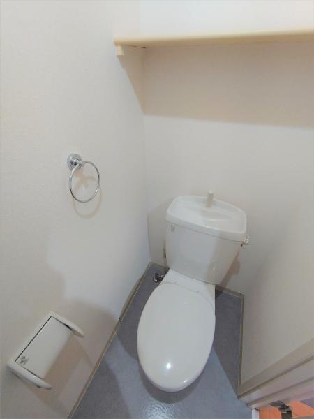 地下鉄空港線 福岡空港駅 徒歩12分 2階建 築20年のトイレ写真