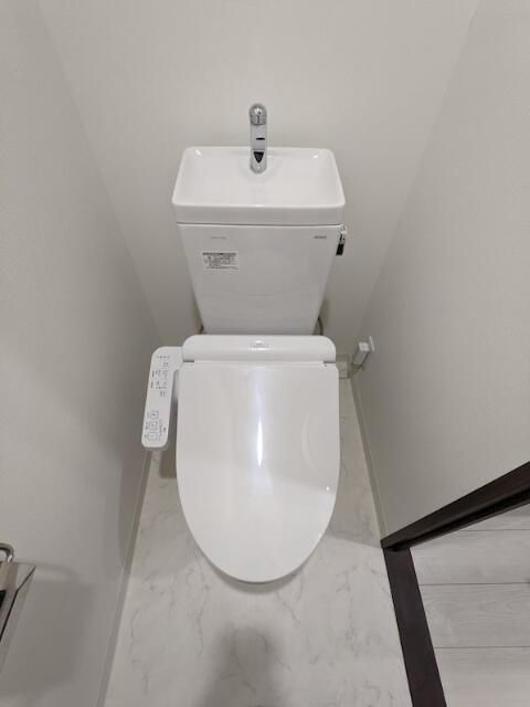 東急多摩川線 矢口渡駅 徒歩2分 8階建 築6年のトイレ写真