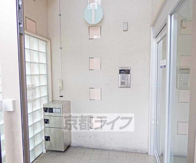 地下鉄烏丸線 今出川駅 徒歩6分 4階建 築26年の外観写真