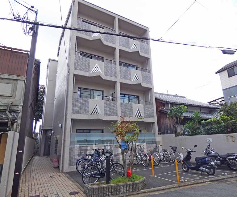 地下鉄烏丸線 北大路駅 徒歩20分 築32年
