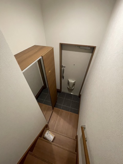 ＪＲ相模線 上溝駅 バス乗車時間：7分 最寄りバス停で下車 徒歩9分 2階建 築3年の玄関写真