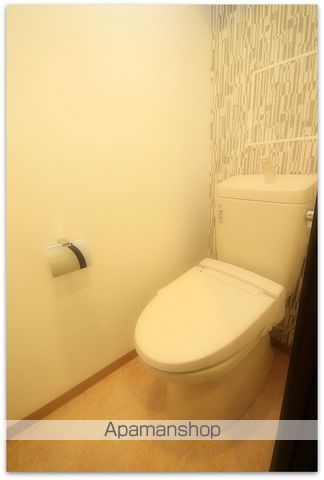 地下鉄御堂筋線 心斎橋駅 徒歩9分 14階建 築12年のトイレ写真