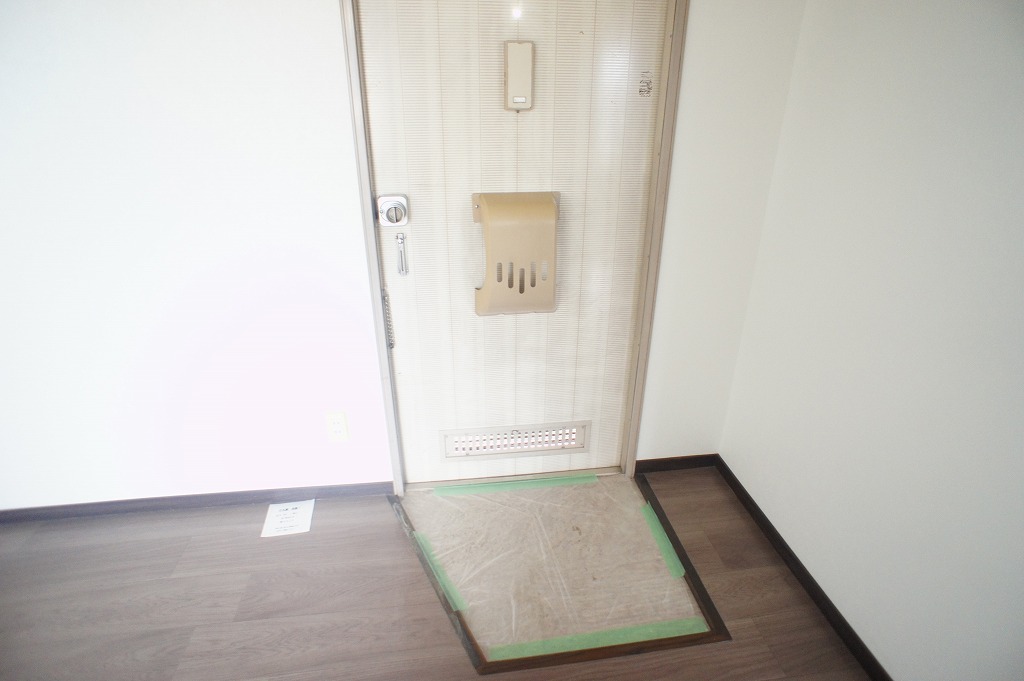 メイプルハイツBの玄関写真
