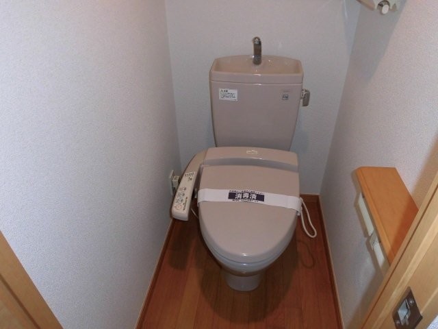 トイレ　※同仕様写真含む