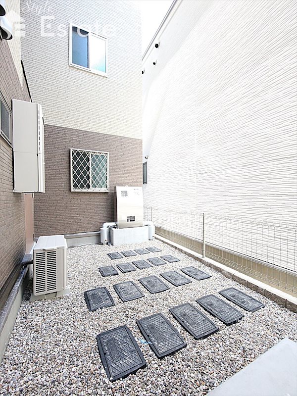 バルコニー　専用庭