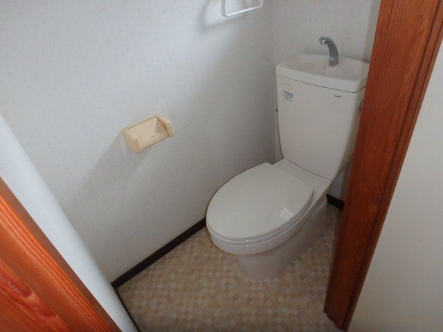 ハイツ中新のトイレ写真