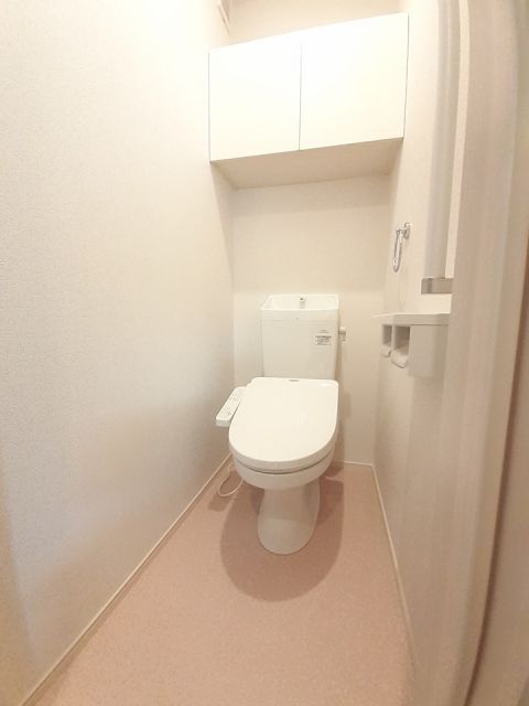 名鉄西尾線 吉良吉田駅 徒歩12分 2階建 築5年のトイレ写真