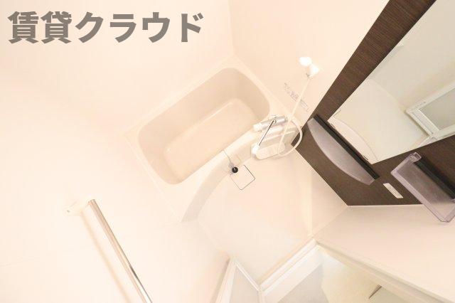 バス・シャワールーム　アクセントパネルがおしゃれなバスルーム♪